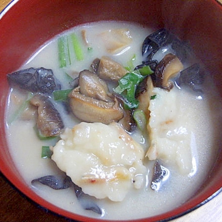 お夜食にも!ミルク仕立て♪中華味すいとん